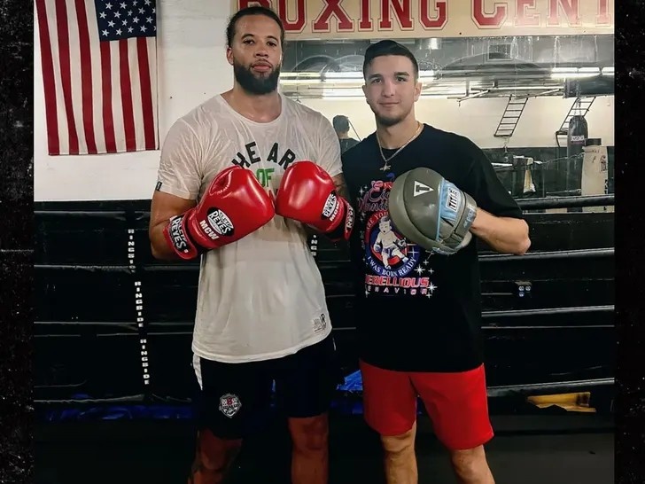 金年会体育天赋➡️拳击台！33岁迈卡威转战拳坛首秀告捷 击败36岁业余拳手~